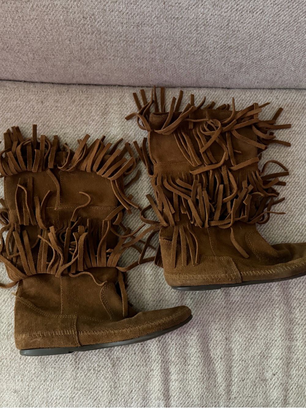 Minnetonka Brown Suede Fringe Moccasin Boots